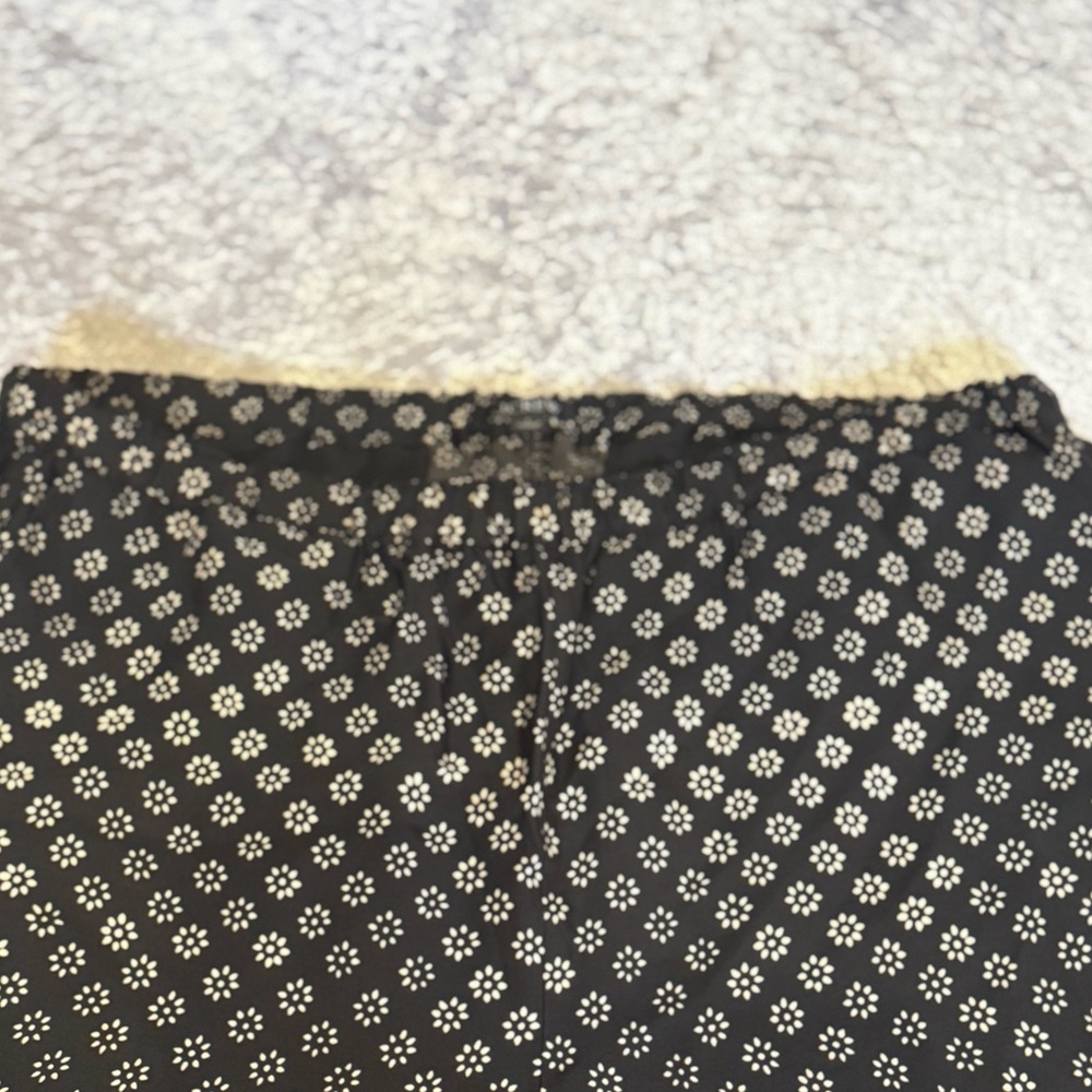 🖤 Black & Ivory Printed Wide-Leg Pants – Boho Border Print (Size L) - Picture 2 of 5